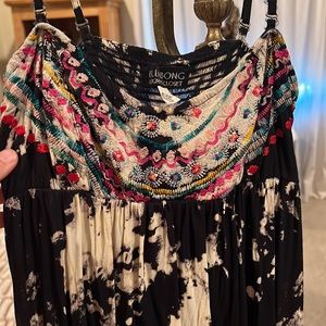 Billabong small black and white embroidered top beach maxi dress.